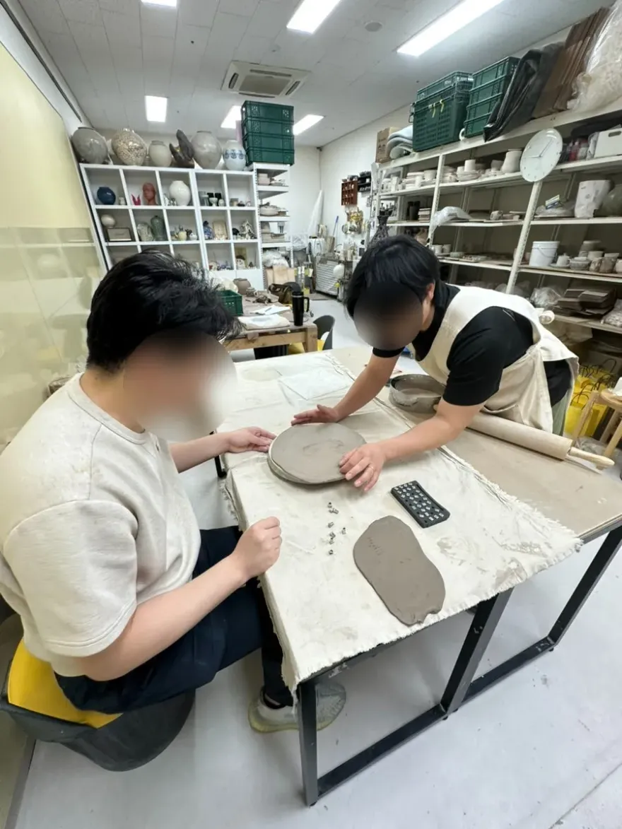 인천 송도 도자기 공방, 아이 손발 도장 접시 체험 후기 — 사진 20